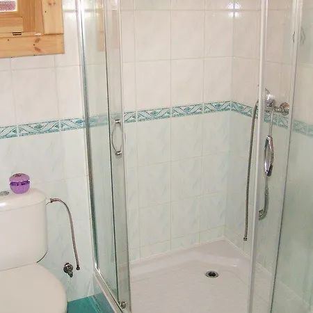 Two-bedroom Holiday In بيت للعطل غونسكي